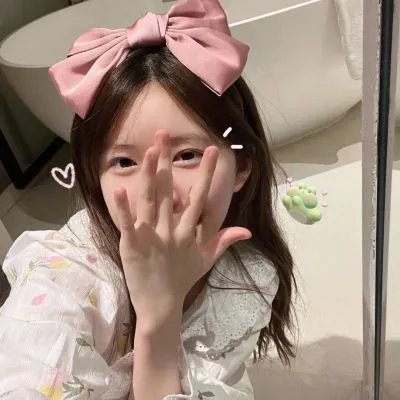 岸边露伴卢浮宫之行海报