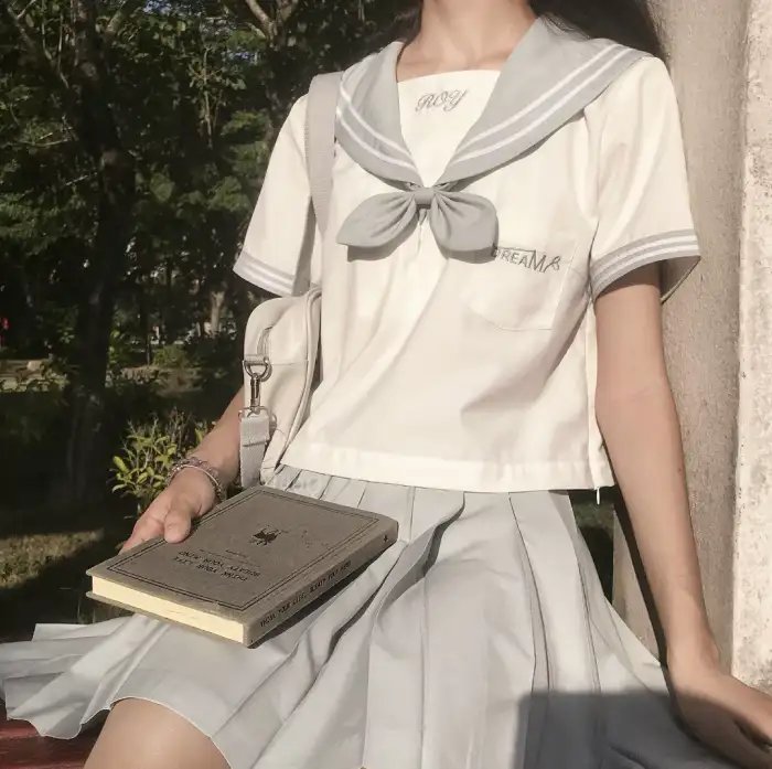 女税务员海报